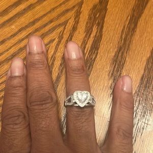 NWOT NO BRAND S925 FAUX DIAMOND & SILVERTONE HEART SHAPE ENGAGEMENT SIZE 7 RING
